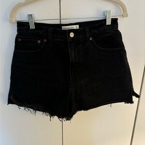 Abercrombie Curve Love High Rise 4" Mom Short